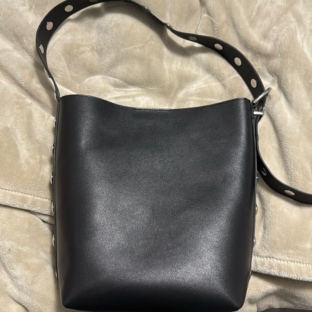New Madewell The Essential Medium Bucket Tote